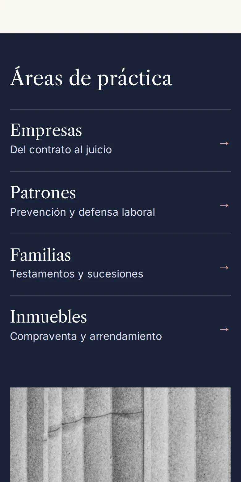 Vista de la página de Garza Villarreal Abogados en celular
